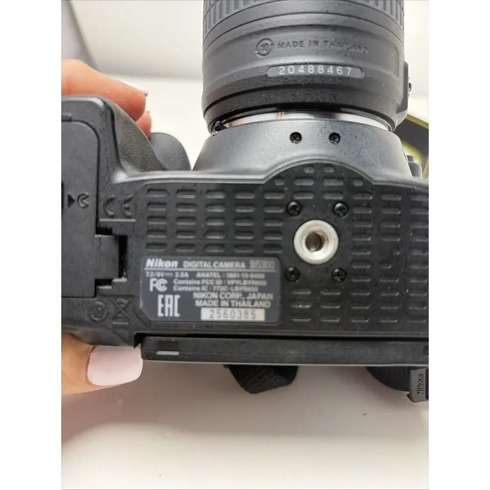 Nikon D5300 DSLR Camera Kit w 18-55mm Lens